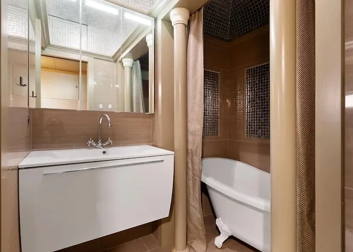 Seine Apartment Paris